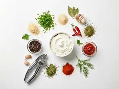 Koření a bylinky které se hodí do česnekové pomazánky.