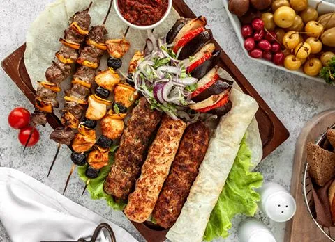 Bulharský Kebabče s Čubricí červenou