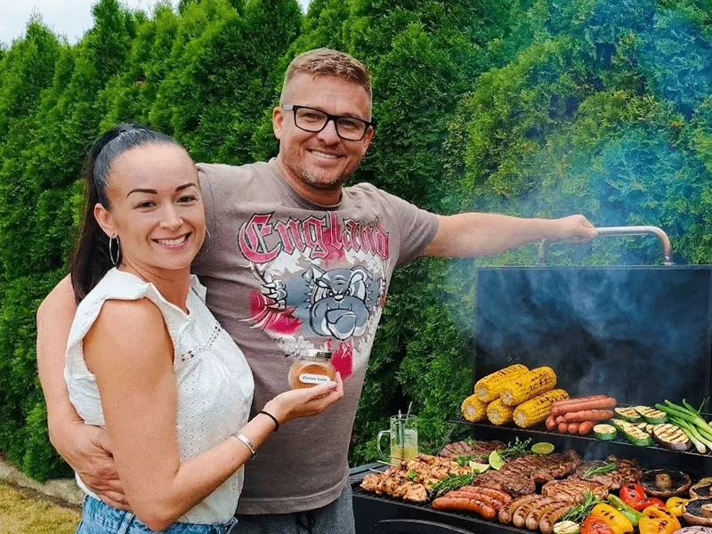 Lenka a Ivo u grilu.